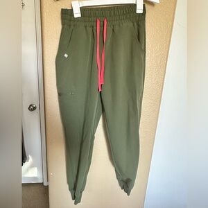 Figs scrunch waistband jogger pant